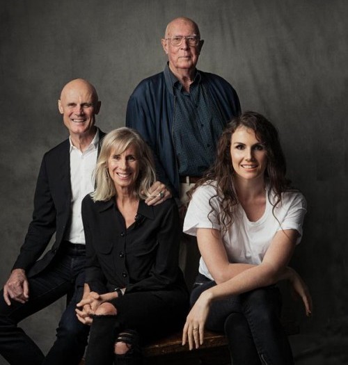 Les, Phillip, Jackie and
Diana Mills
